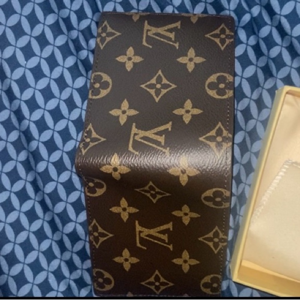 Louis Vuitton wallet - Picture 3 of 3